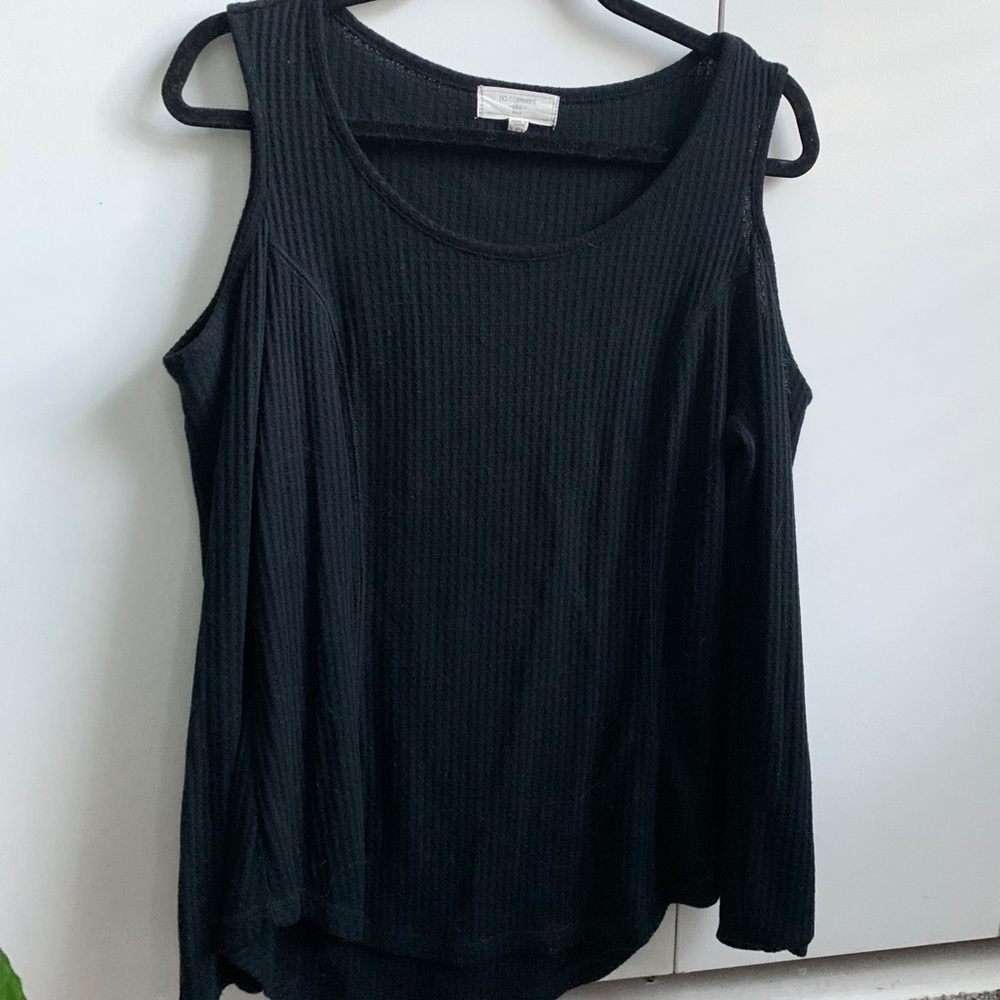 Open shoulder top